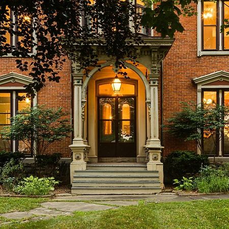 Rosemont Inn Ютика Экстерьер фото
