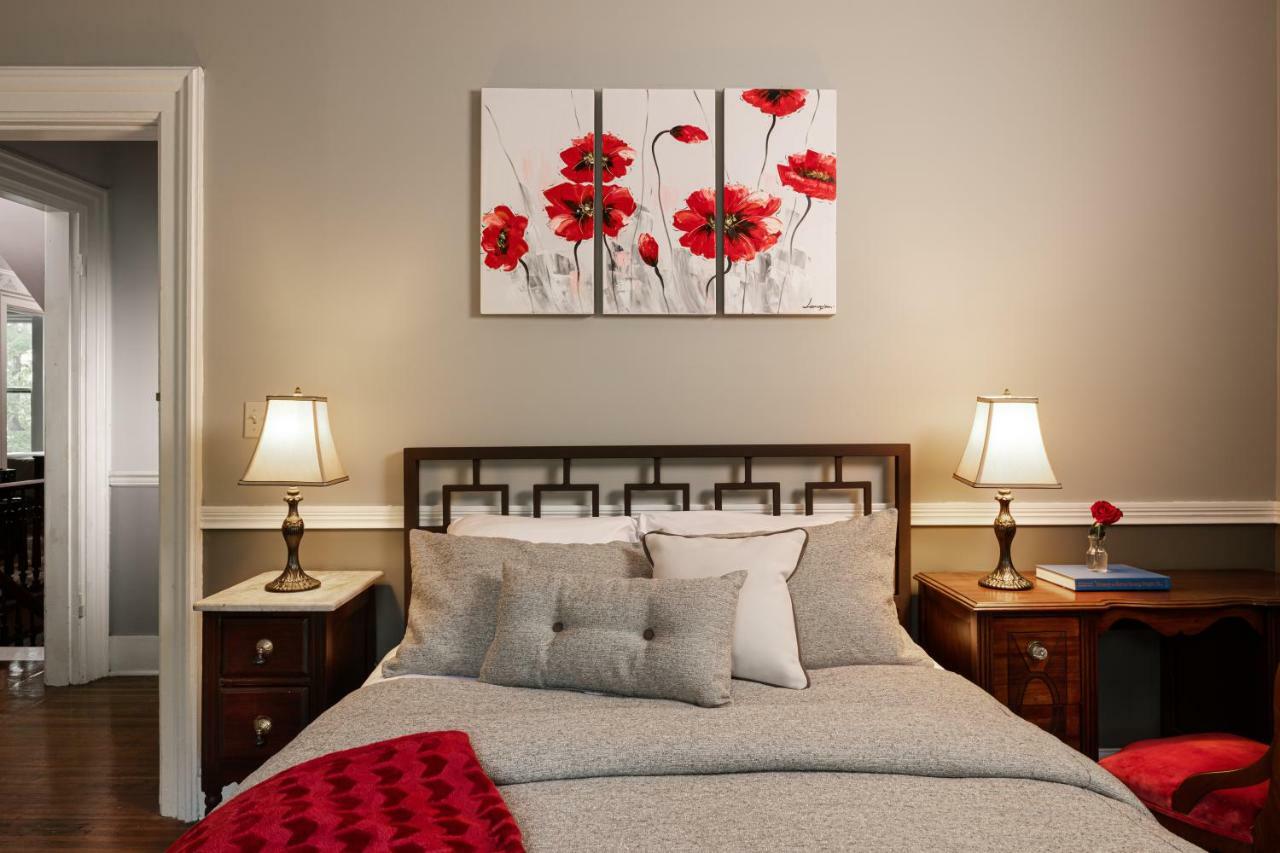 Rosemont Inn Ютика Экстерьер фото