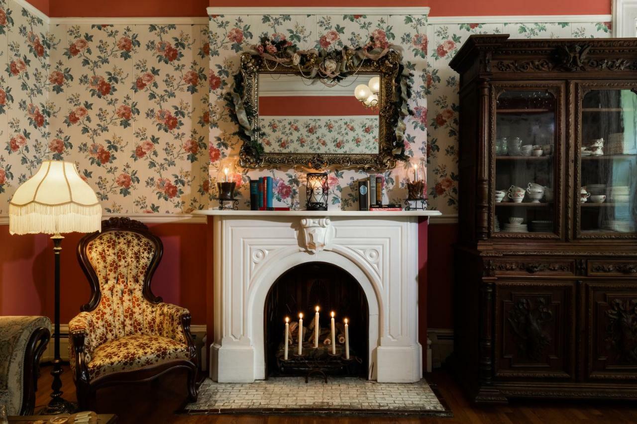 Rosemont Inn Ютика Экстерьер фото